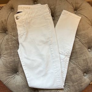 White size 4 American Eagle Jeggings, regular length